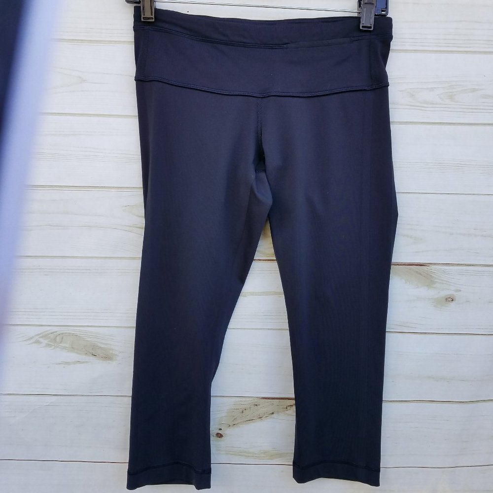 Lululemon Wunder Under crop 6 black luon EUC